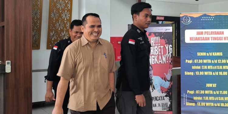 Pemeriksaan Terpidana Kasus Korupsi Lombok City Center oleh Kejati NTB