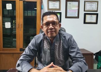 Workshop PM dan Koding serta Pelatihan Smartboard untuk Guru di SMPN 1 Mataram