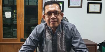 Workshop PM dan Koding serta Pelatihan Smartboard untuk Guru di SMPN 1 Mataram