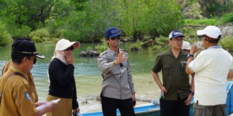 Wakil Rektor Tinjau Pembangunan Pusat Rumput Laut Internasional dan Klinik Spesialis di Lombok Timur