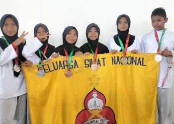 Tim Pencak Silat MTsN 2 Mataram Raih Medali di Mandalika Cup 2025