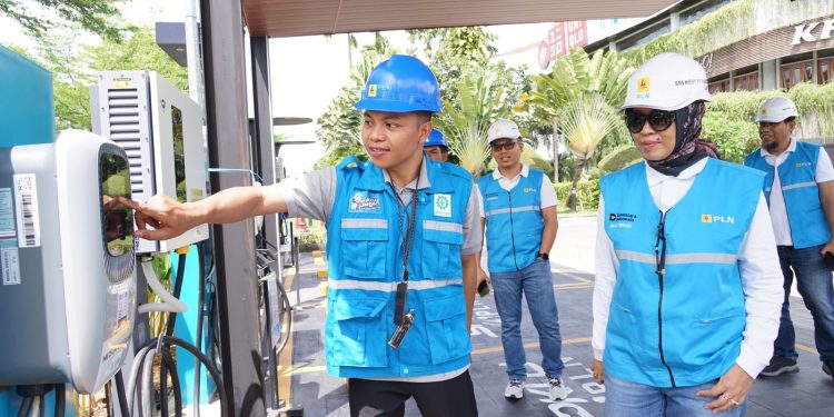 Momen Natatu Seluruh SPKLU Siap Layani Pengguna Kendaraan Listrik