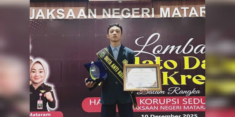 Siswa MAN 1 Mataram Raih Juara 1 Pidato Sebagai Duta Anti-Korupsi Kejari Mataram