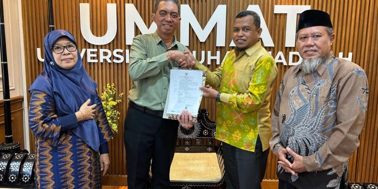 Ummat Tambah Guru Besar, Prof. Dr. Hijril Ismail Dikukuhkan di Bidang Reading ELT