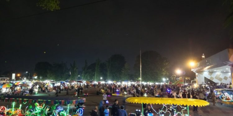 Taman Sangkareang Menjadi Destinasi Utama Perayaan Tahun Baru di Mataram
