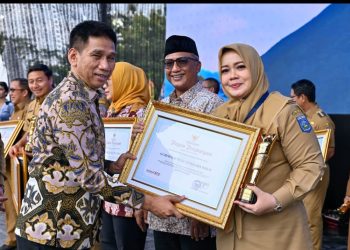 Penghargaan Upakarya Wanua Nugraha Desa Kelurahan Berprestasi di NTB