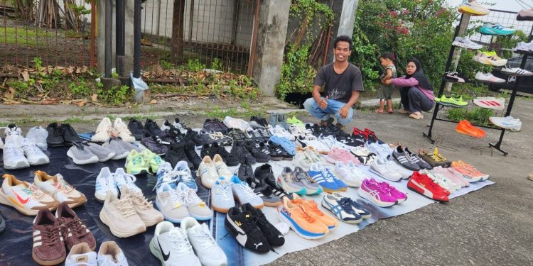 Sepatu Vietnam Masuki Pasar NTB, Minat Pembeli Semakin Meningkat