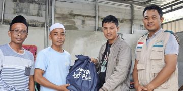 Saluran Bantuan YBM PLN NTB untuk Dua Lokasi Banjir di Sekotong Lombok Barat