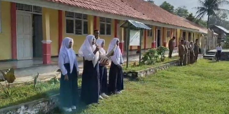 Perkuat Pendidikan Karakter dengan Pembacaan Ikrar Pelajar di Sekolah